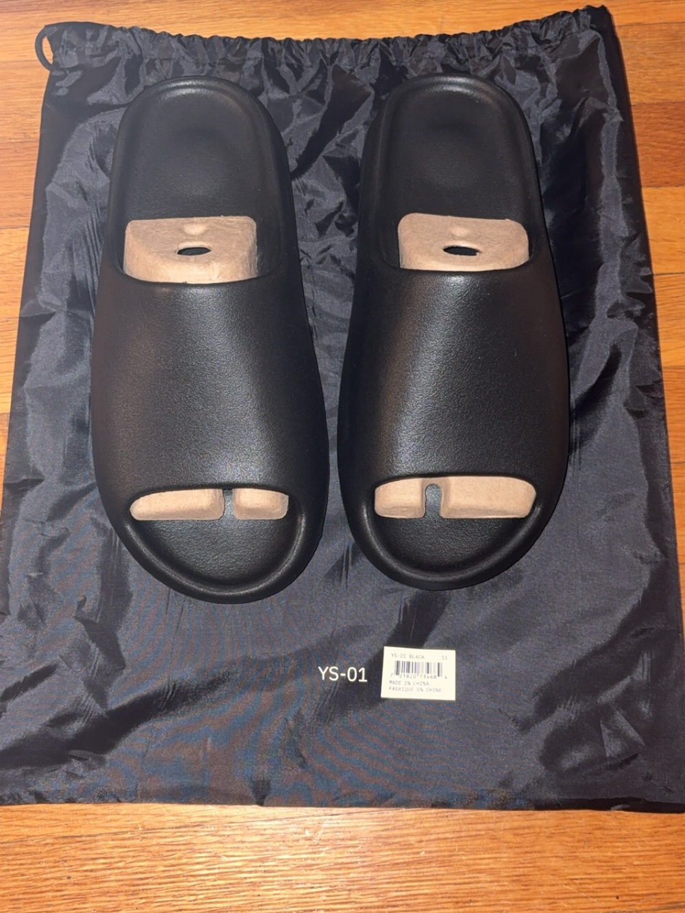 New Yeezy YS-01 Black Slides with bag